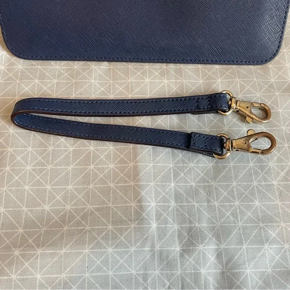 Lo & Sons Phone Wristlet Pouch in Navy Saffiano/Gold/Gray - Picture 2 of 8